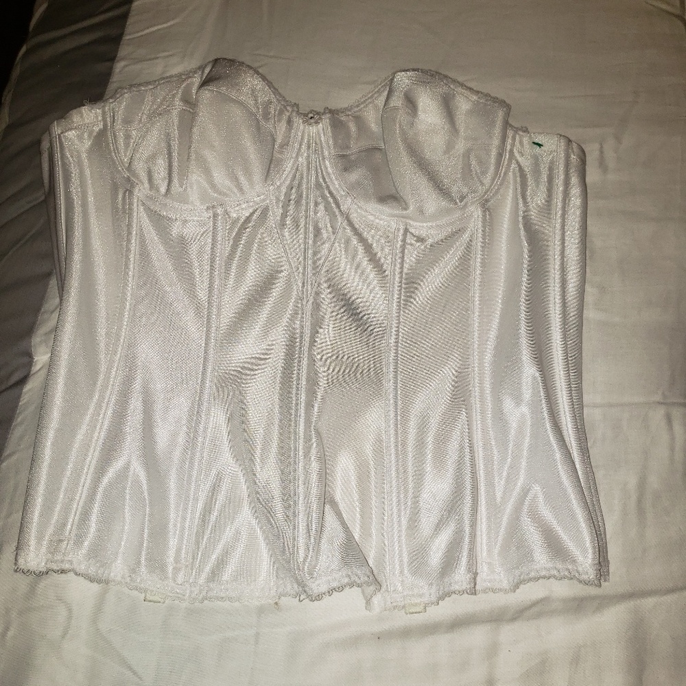 Intimate apparels 38C white